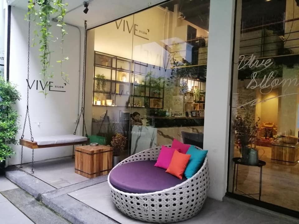 Vive Silom Hotel Bangkok Buitenkant foto